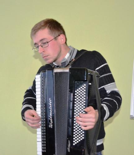 Іван Собіль виконує Вальс А. Нагорського